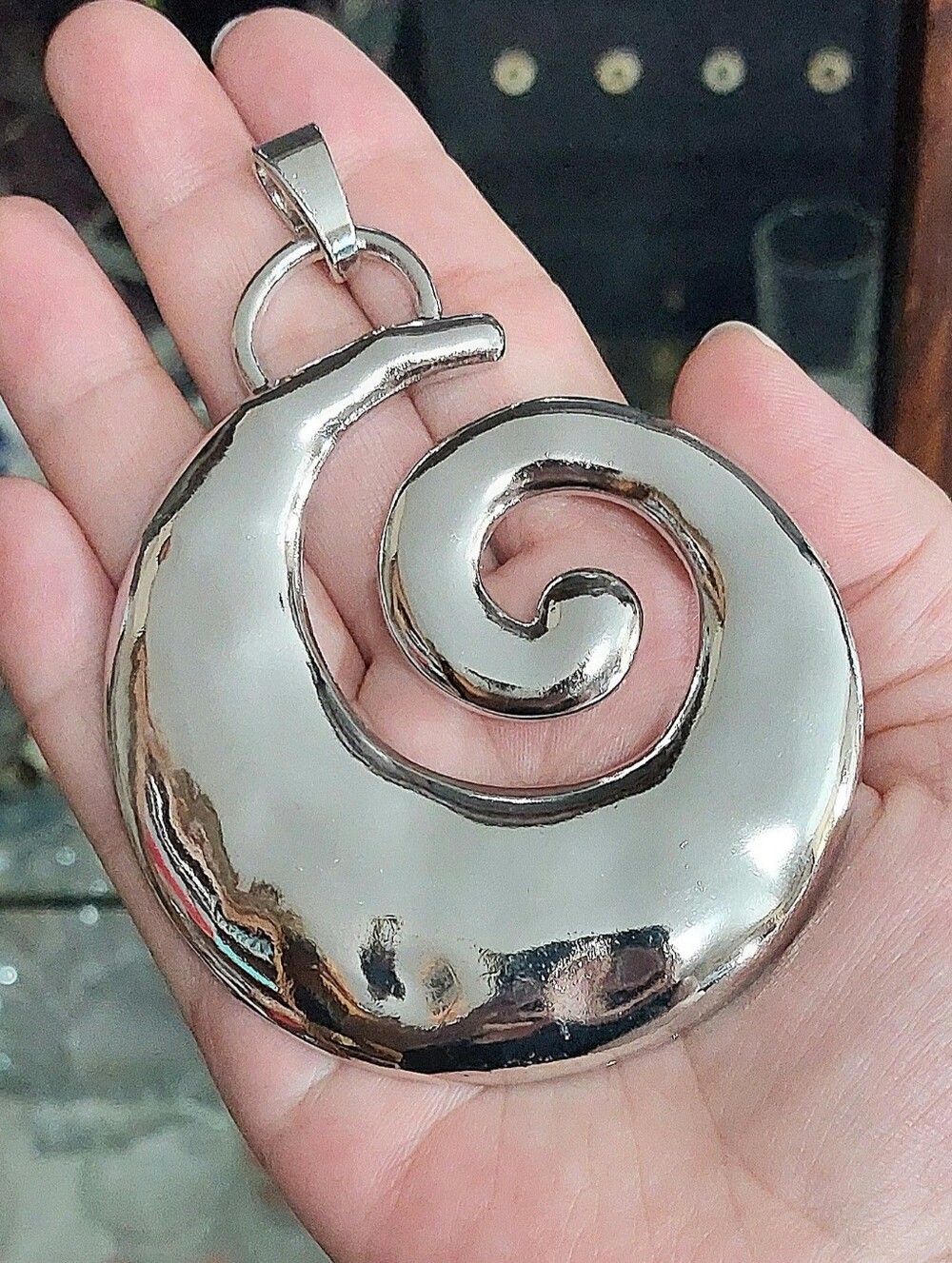 Swirl Necklace Pendant  - Shiny Silver Spiral
